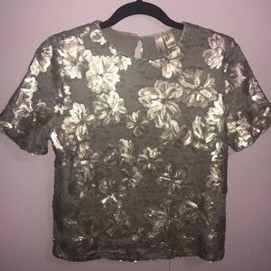 ✨Gray Lace & Sequin Flower Crop Top✨